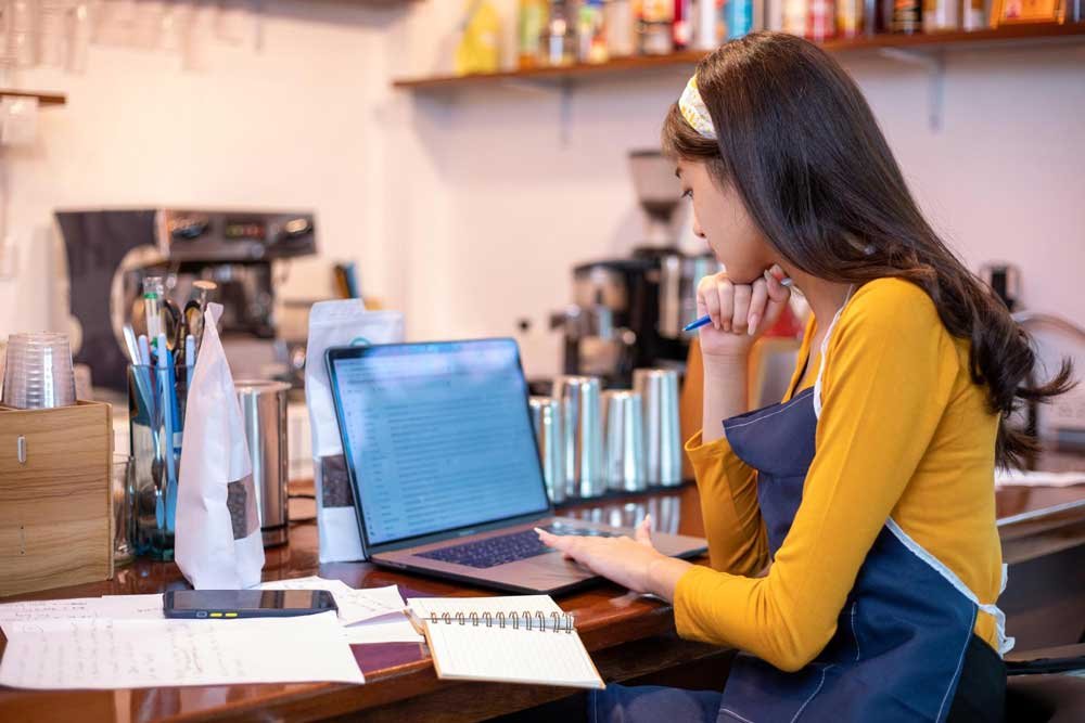 AGENCIA-DE-MARKETING-VS-EQUIPO-INTERNO-QUÉ-CONVIENE-A-UNA-PYME-B2B